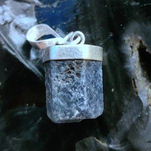 Raw Blue Sapphire silver cap small pendant necklace #035